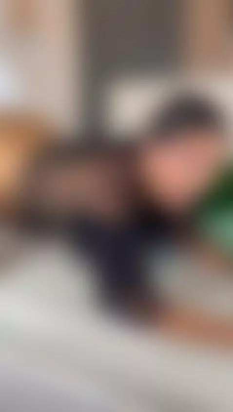 There is something behind that hurts me. by ririibrunette