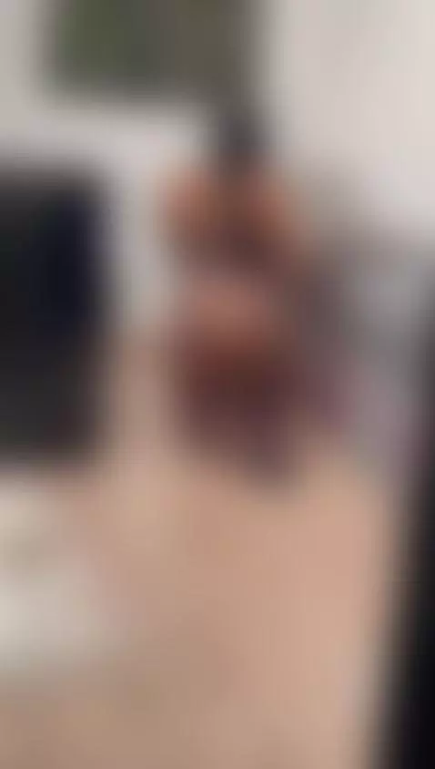 What a delight to see that transparent mesh on my neighbor  ... by ririibrunette