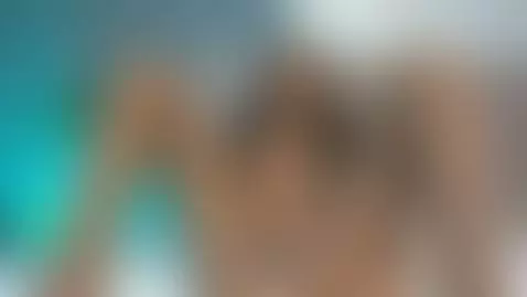 masajeando mi gran polla  y mis pantimedias  ... https://es.... by daisytaylor19