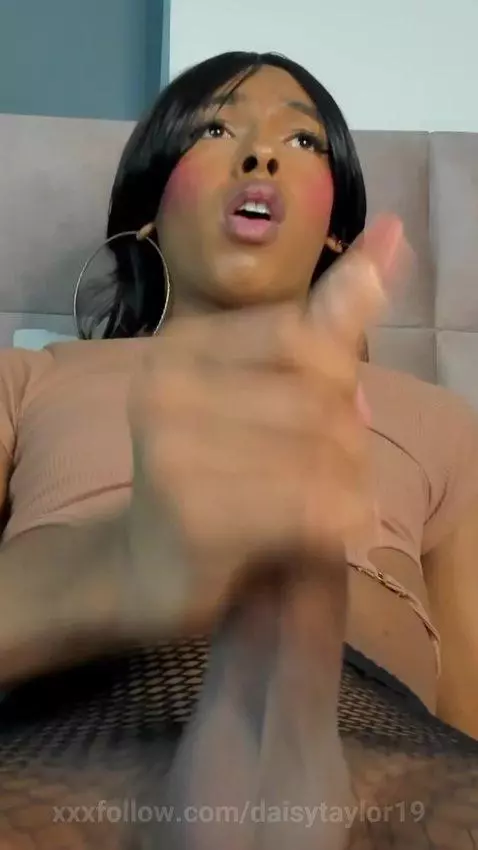 My skin begs for more 👀💋 by daisytaylor19