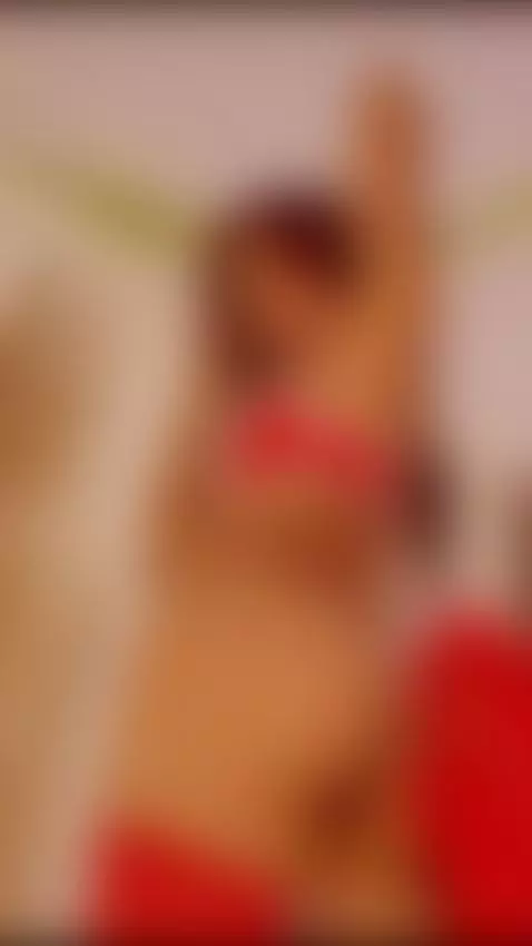 My horny body in red begging you for everything 💋💦 by kendal19