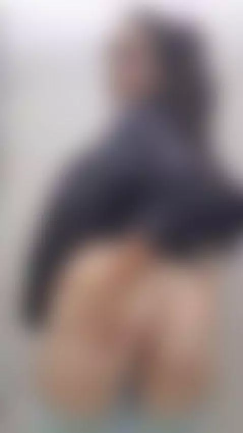 Ven y disfruta como yo desnuda en un baño público 🔥🔥💙💙 by amberkimoficial