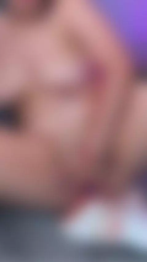 weet girl wants to suck your cock🍒🤤 by lovelyeyess