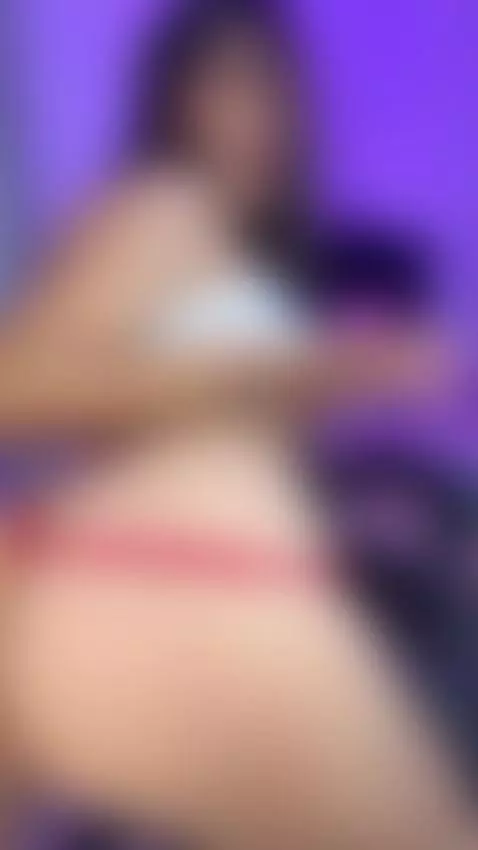 Te muevo ese culo en la carita pervertido 🤤 by heyshaaa28