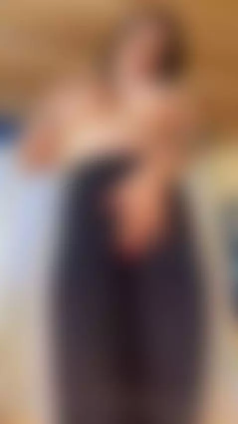 quieres mojar mi pantalon ? by misskendall-hot