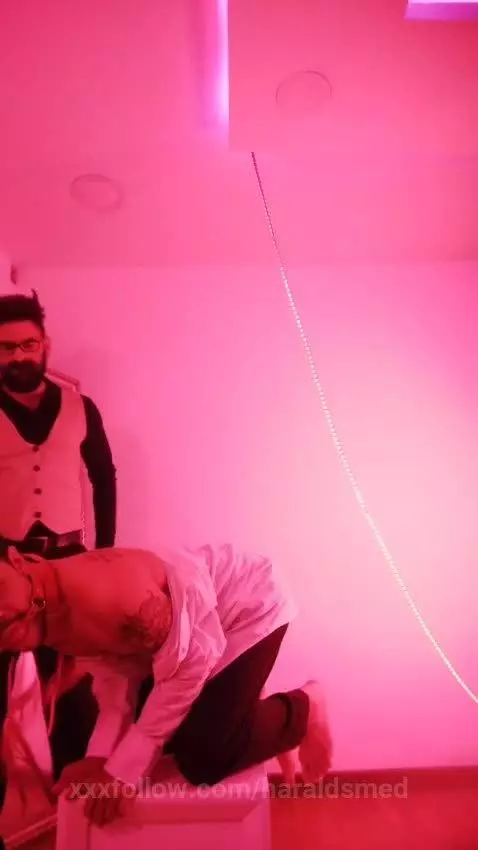 This is how a bitch is tamed
https://stripchat.com/Harald_Sm... by haraldsmed