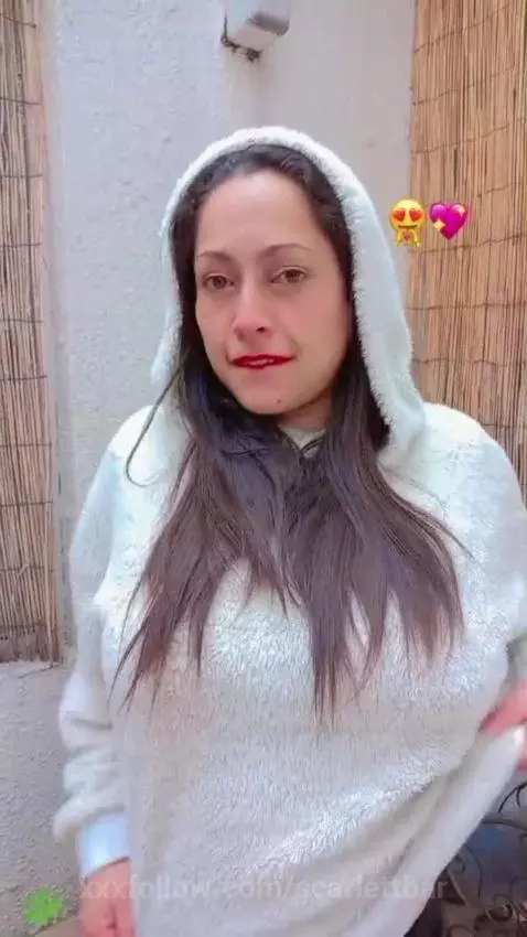 show boobs mmmm by scarlettbar