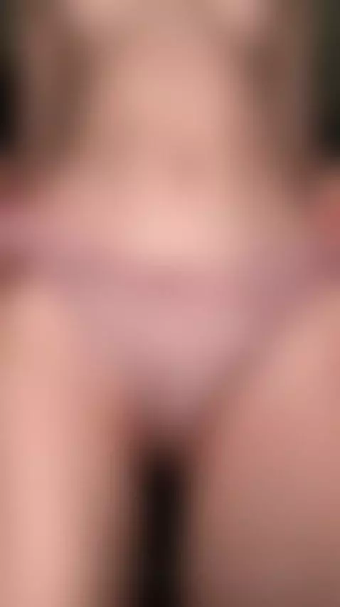 😏Curvy brunette ready to explode for you 🍆 Unlock OF by shellysecrett