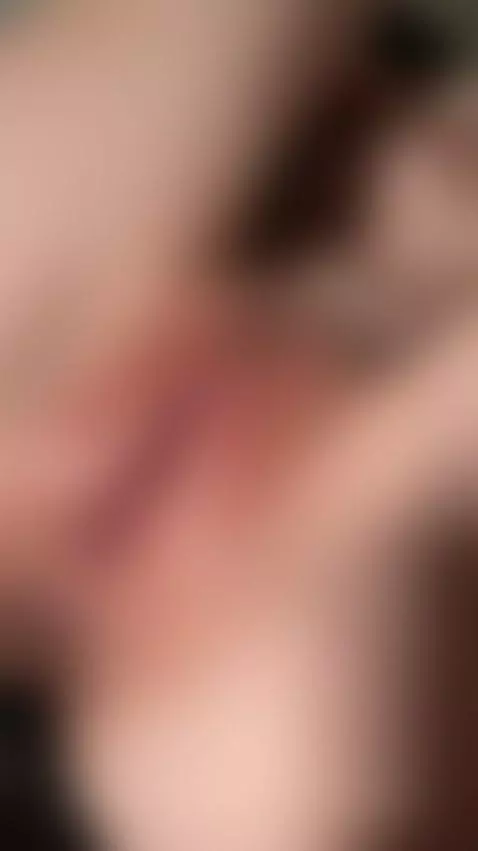 🔞Brunette spreading her thick thighs wide 🍑 Only on OF by shellysecrett