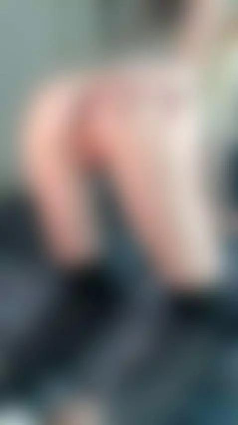 😈Curvy brunette clenching tight 💦 Join OF by shellysecrett
