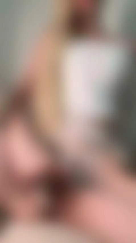 🍆Curvy brunette mouth open moaning 😈 On OF by shellysecrett