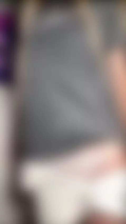 Love and youth are so relevant now! Onlyfans in bio! 😚 by shellysecrett