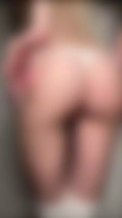 I'm free and young for love with you - link in bio! 😊 by shellysecrett