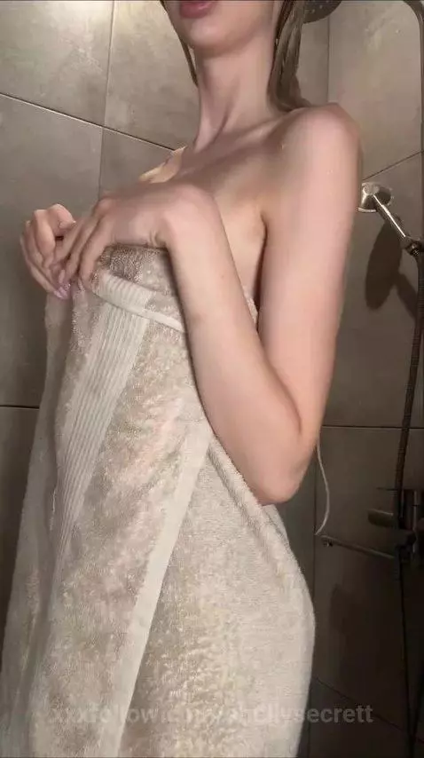 I will help remove traces of sperm! Onlyfans in bio! 😋 by shellysecrett