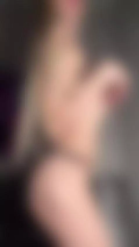 You like secrets? I’ve got a daily one on OF 💌 by shellysecrett