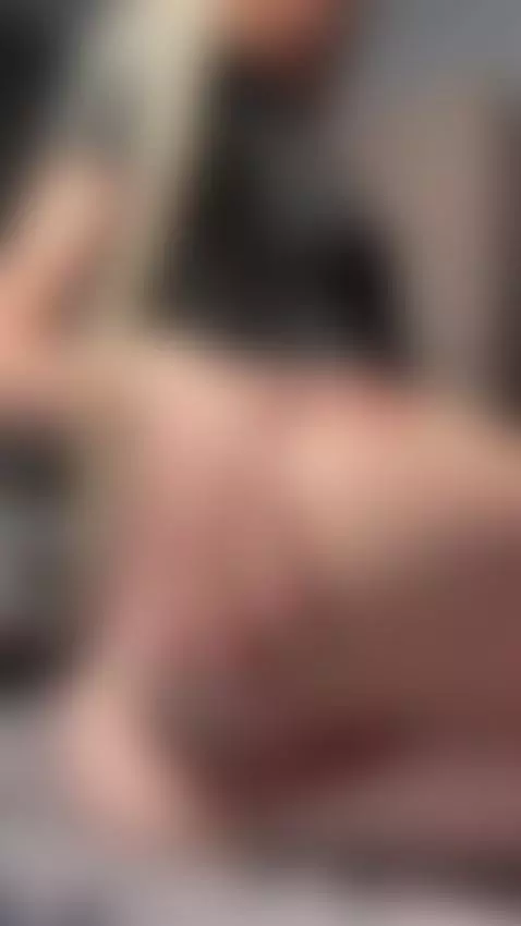 Too hot for this feed… bio 🔥 by shellysecrett