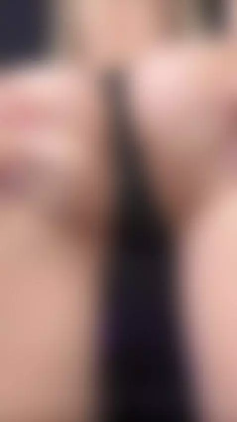 Smile and chic — all the truth is in the bio! 😄✨ by shellysecrett