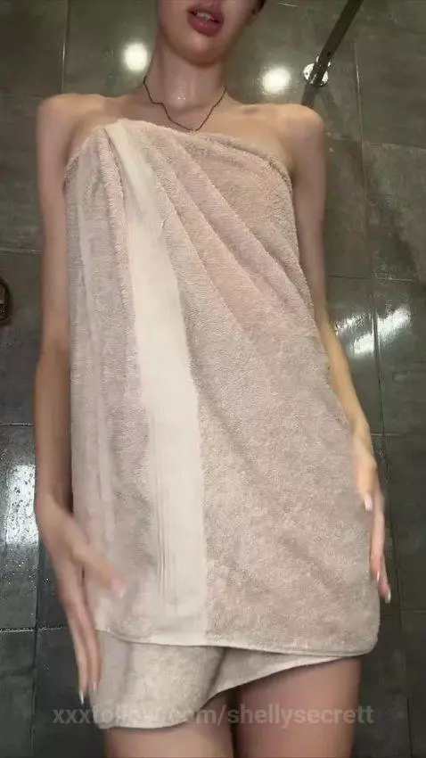 Beauty in every movement — link in bio! 🌹 by shellysecrett