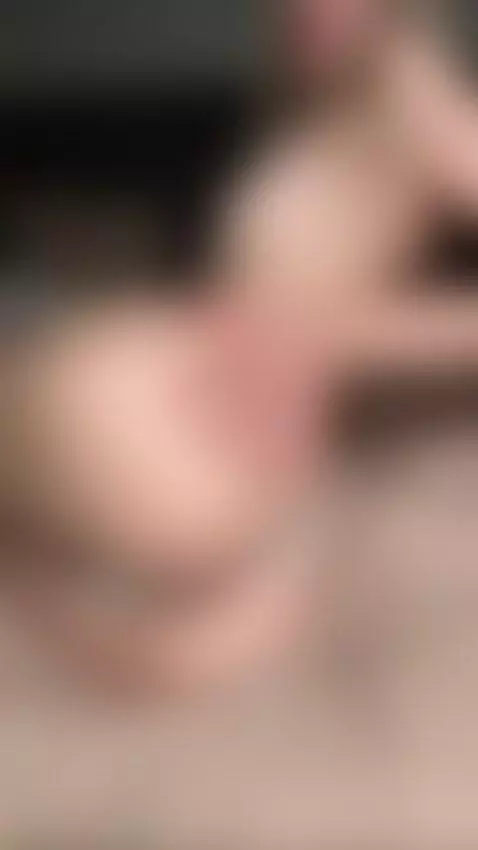 Pulls you in without words. Hit follow and like 💋 by shellysecrett