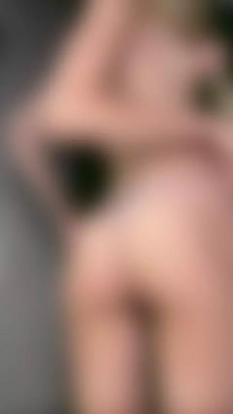 She knows how to catch your eye 😈 Like and subscribe! by shellysecrett