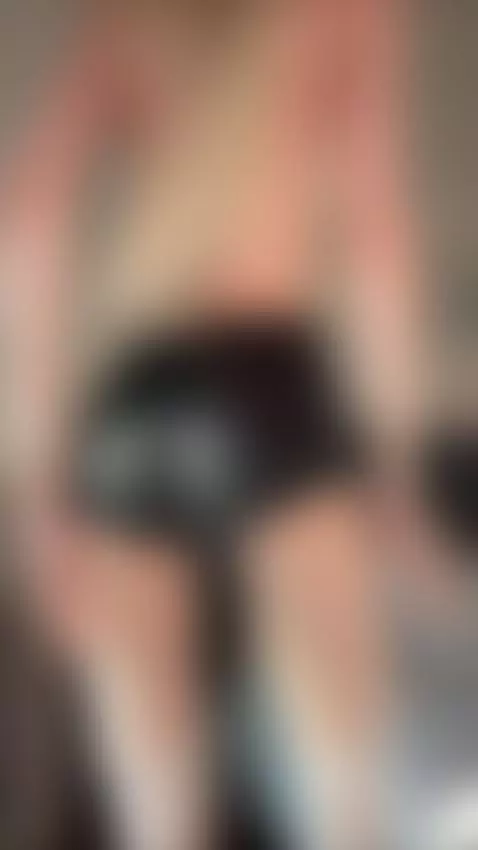 The hottest bitch here 🔥 Check out OnlyFans — link in bio by shellysecrett