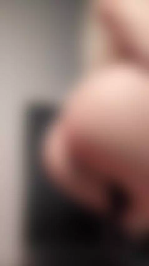 Awesome girl — a like is mandatory 🥵 by shellysecrett