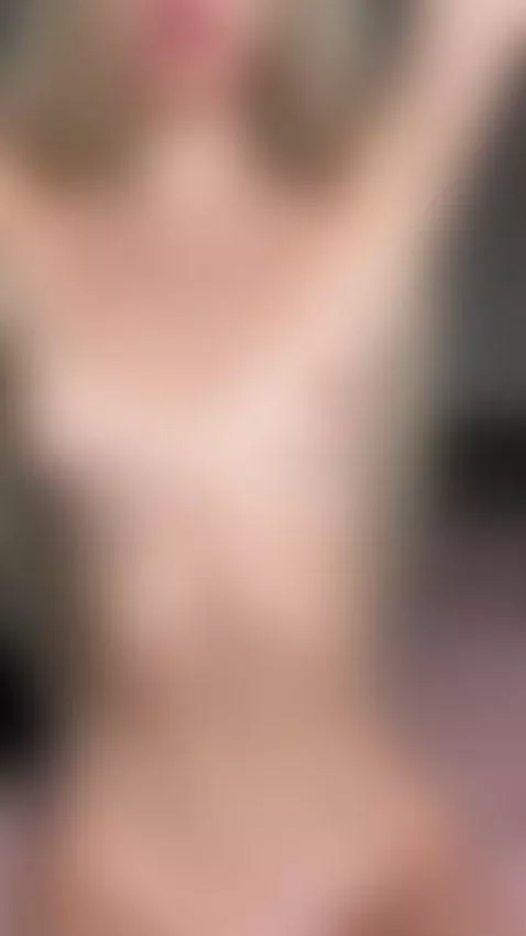 Tight little hole on display… OnlyFans 👌 by shellysecrett