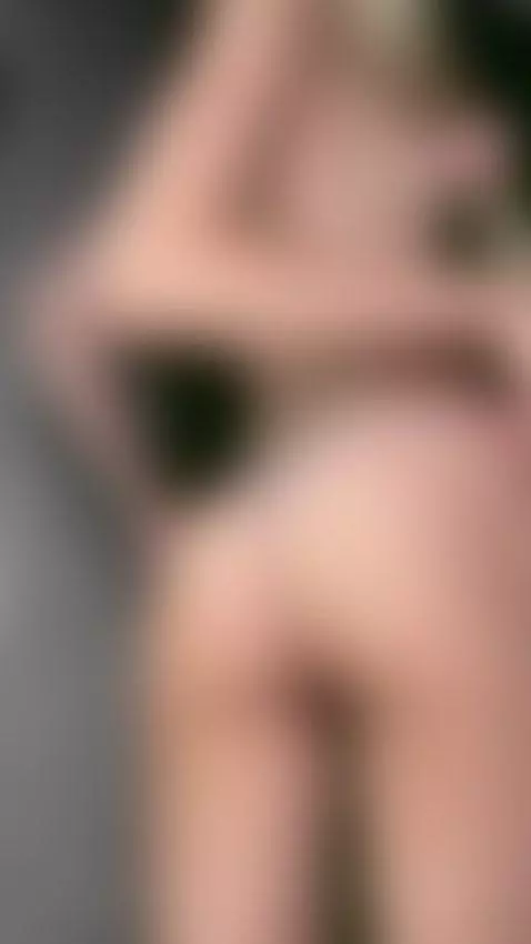 Hot, wet, no limits — OnlyFans in bio 😈 by shellysecrett