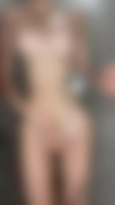 Irresistible OnlyFans beauty 😏 Like + subscribe and I'm your... by shellysecrett