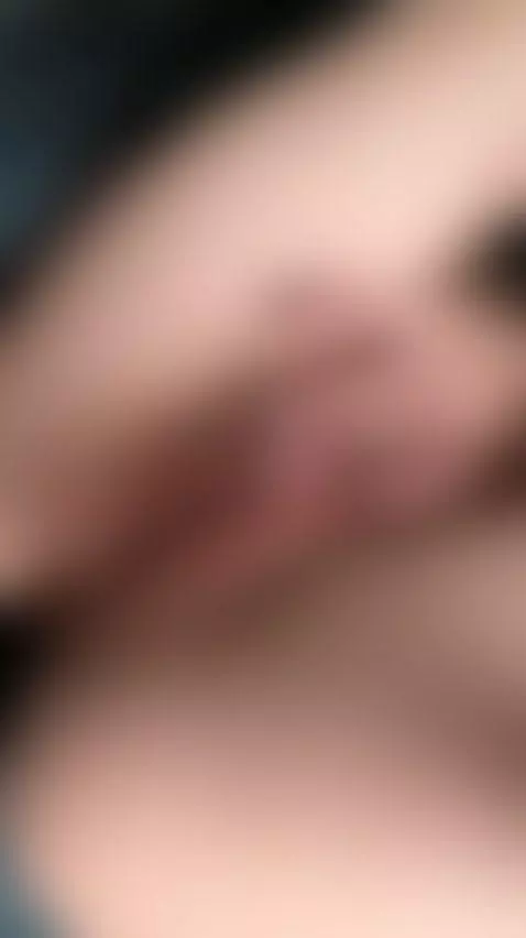😈This curvy brunette craves your hands on her thick ass 🍆 Jo... by shellysecrett