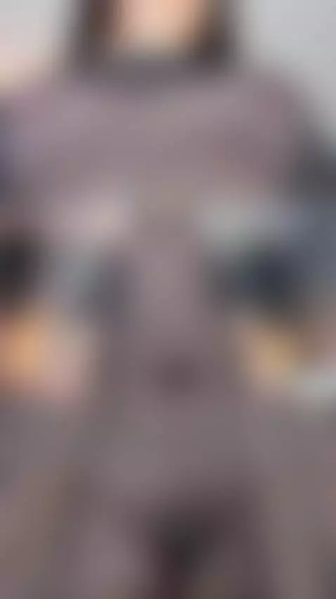 I'm live now ... do you dare to enter and see me play? 😈💋👇🏻 by emmamonroe