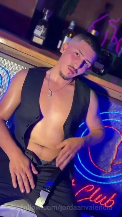 Do you want a shot?🤤🔥 by jordaanvalencia