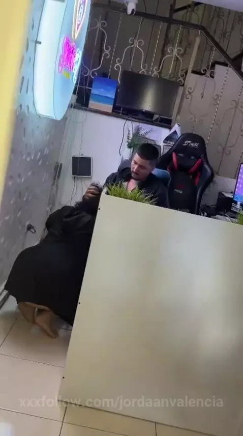 My boss realized that I made his daughter suck 💦😈 by jordaanvalencia