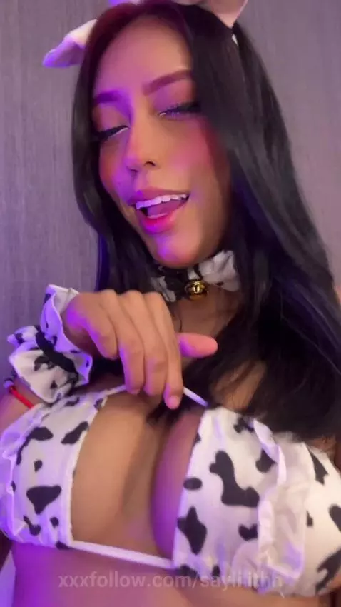 You pretty cow 🥛 let’s fun with our milk 🥛 by saylilithh