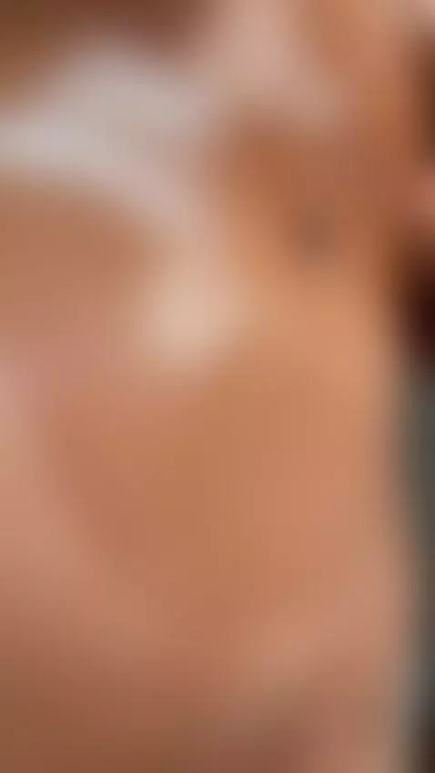 u like oiled body? by saylilithh