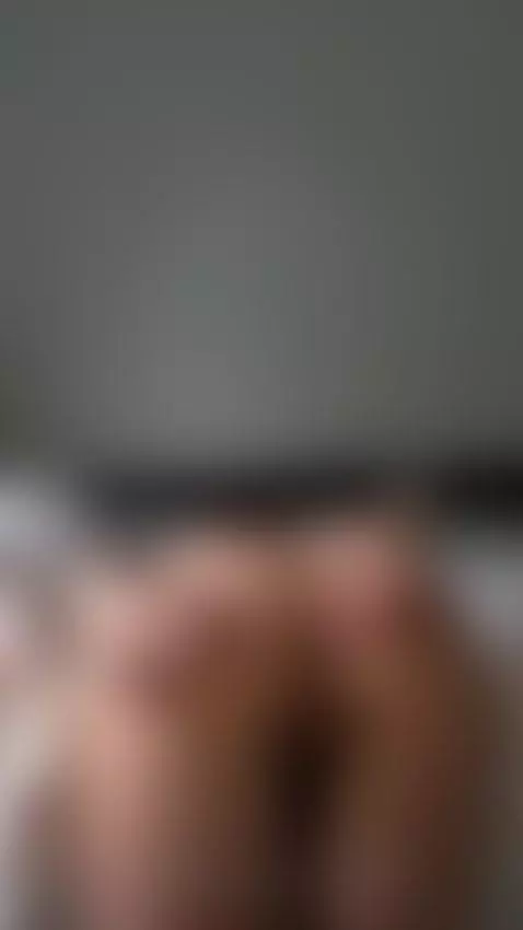 I want your tongue to run all over my body.👅 by vivianli