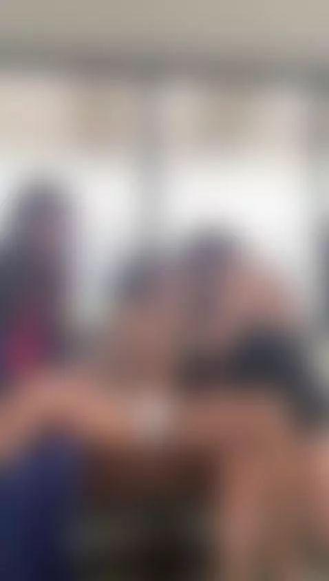 Enjoying a little with my friends 💋 by samagrey