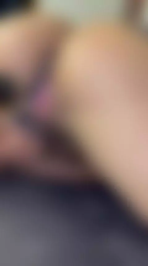 This little vixen has her pussy ready to be fucked 🤤🔥 by samagrey