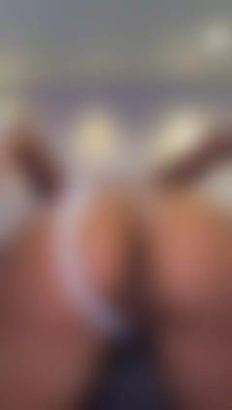 Do you like me better in clothes or naked? 🔥🍑 by samagrey