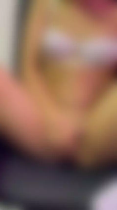 I really like to seduce my boss while she does her work😏🔥 by samagrey