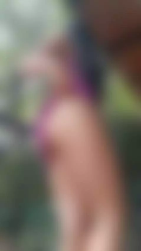 fastfap, latina, public by gingermoon1