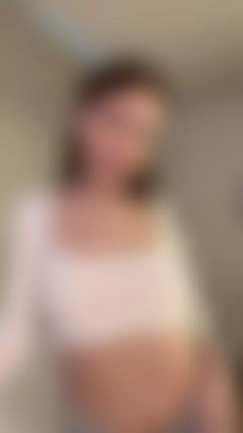 I accept volunteers to fuck my petite body by adalyndiary