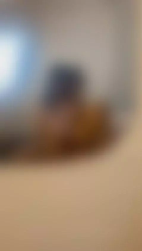 I am very hot by hannyhiltton