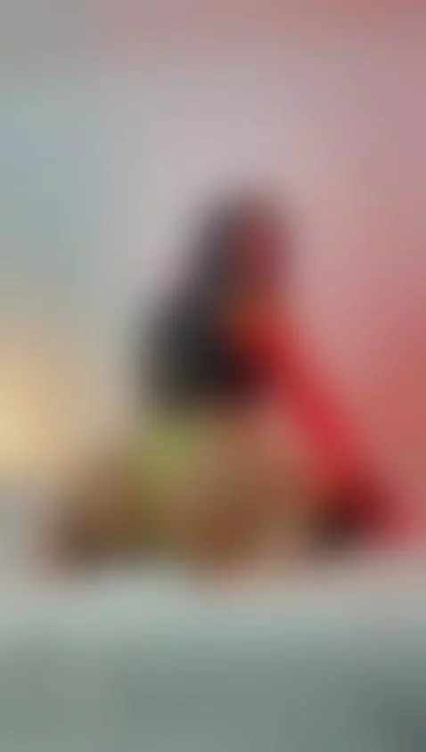 Monday to put red rear, kisses by camii-gomez