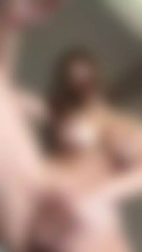 Got extra flirty today, come enjoy it 😘📹 by vanessasol