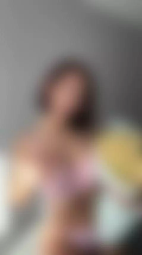 Can’t stop looking 👀😏 by vanessasol