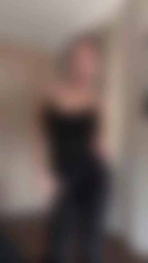 I move like heat wrapped in silence 💦🩶 by vanessasol