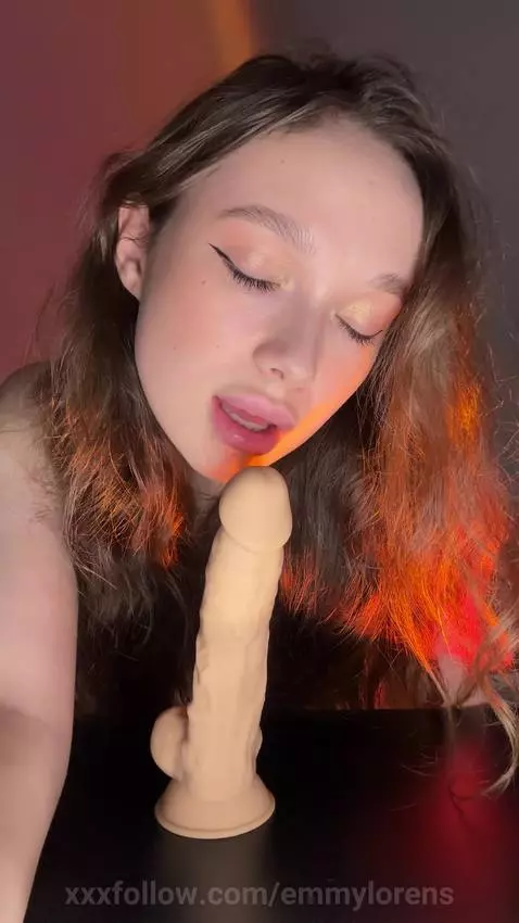 I’m not wearing much… but I’m giving you everything 😘 by emmylorens