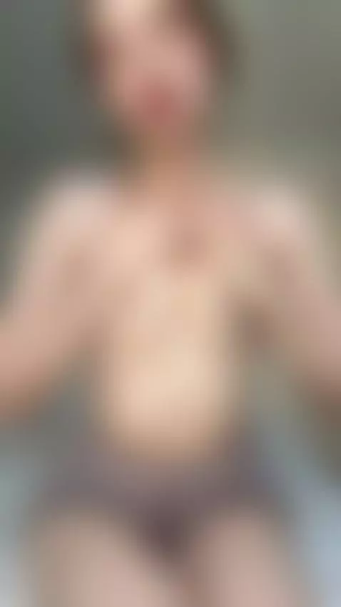 Warning: hips don't lie and neither does this smile 😈🖤 by emmylorens