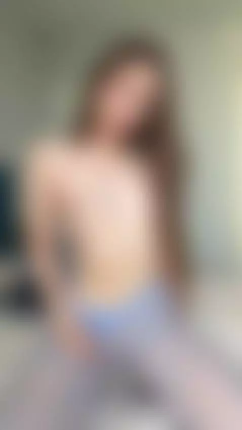 My favorite outfit? Anything that makes you stare longer 😏👠 by emmylorens